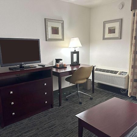 Quality Inn & Suites Everett Exteriör bild