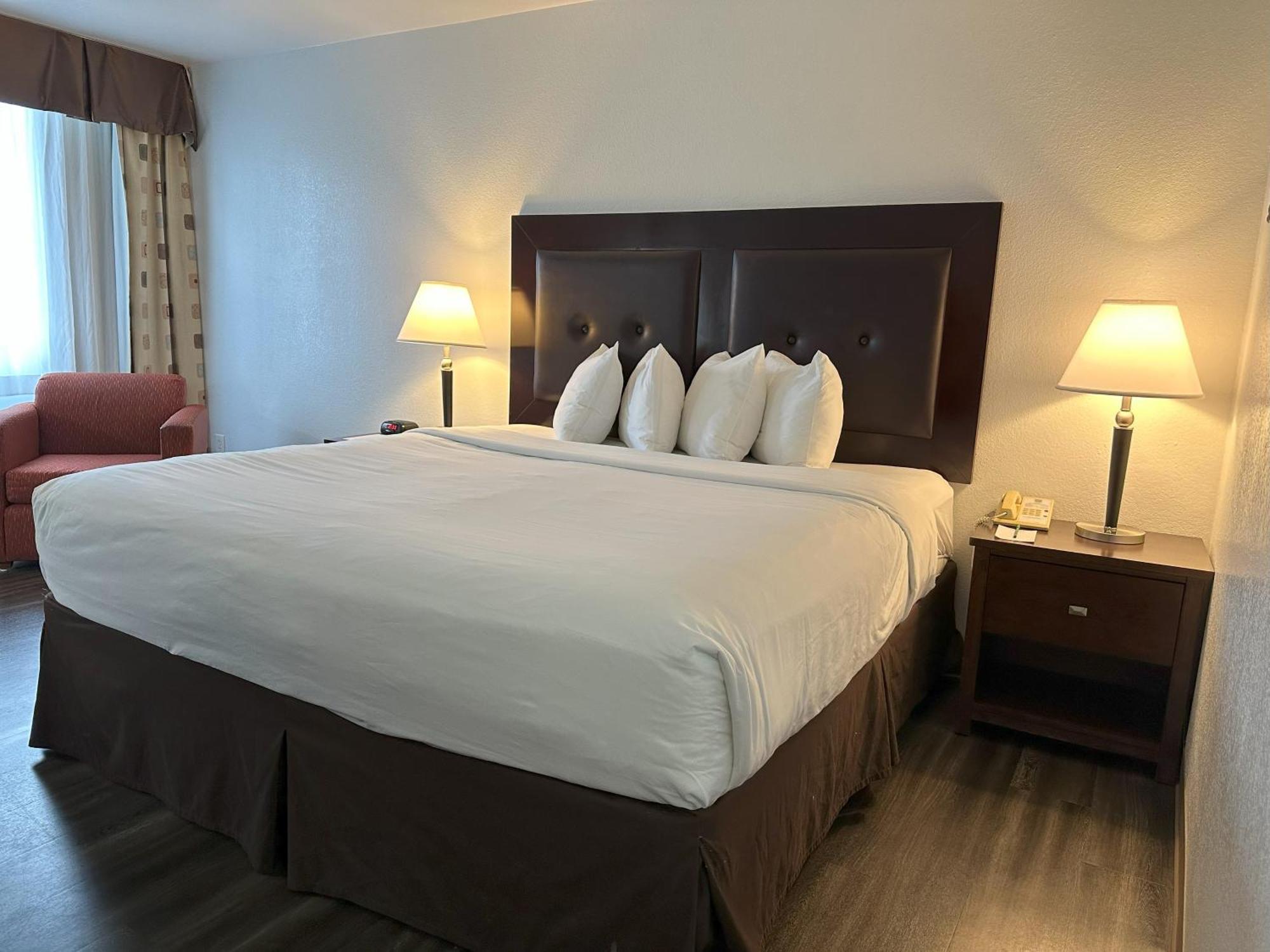 Quality Inn & Suites Everett Exteriör bild