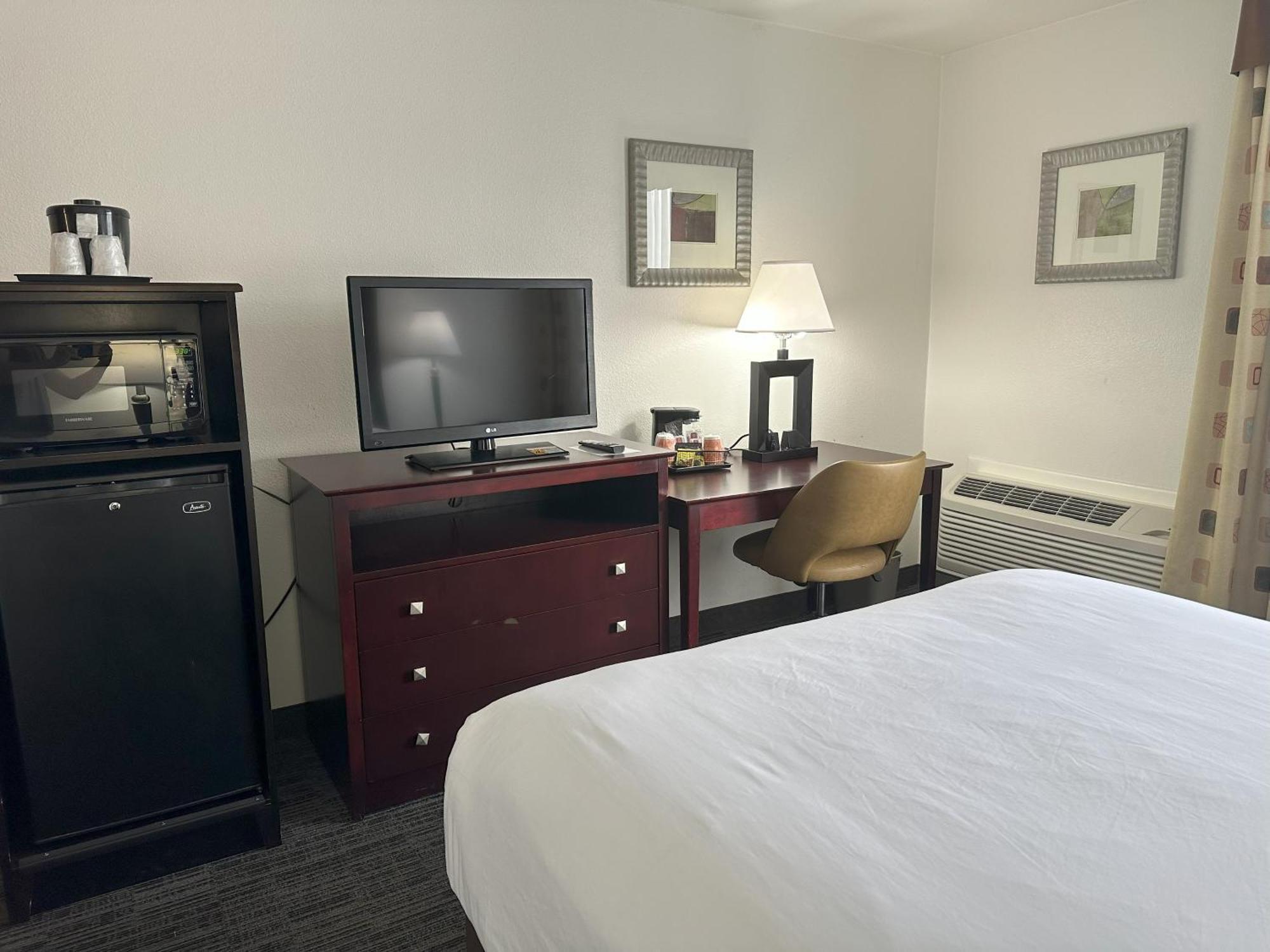 Quality Inn & Suites Everett Exteriör bild