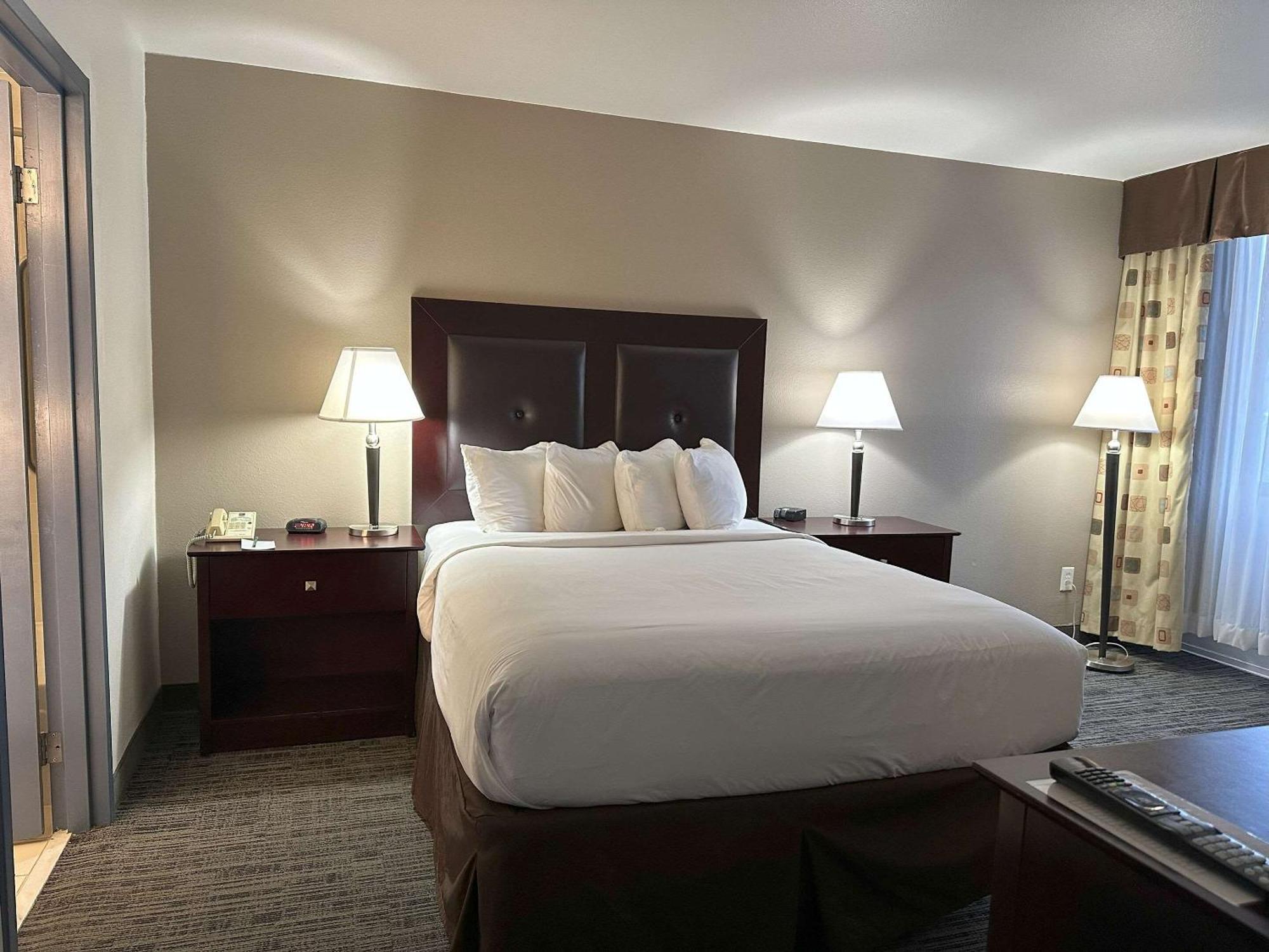 Quality Inn & Suites Everett Exteriör bild